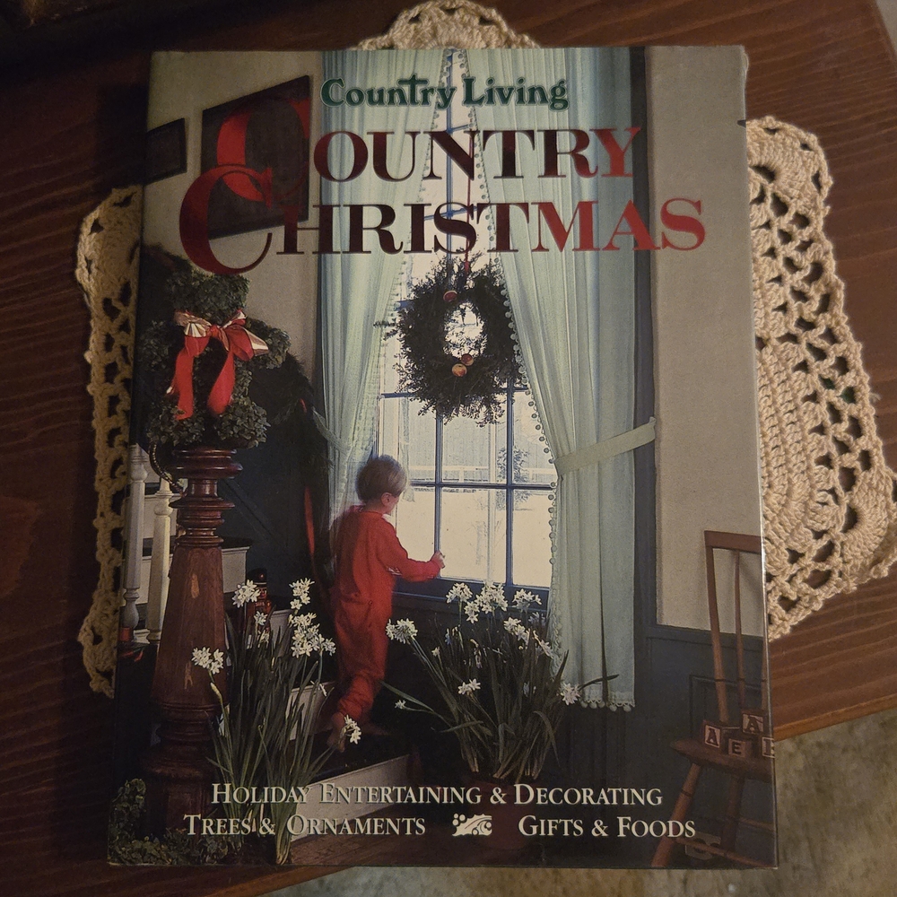 Country Living Country Christmas Book - Festive Red and Green Decor